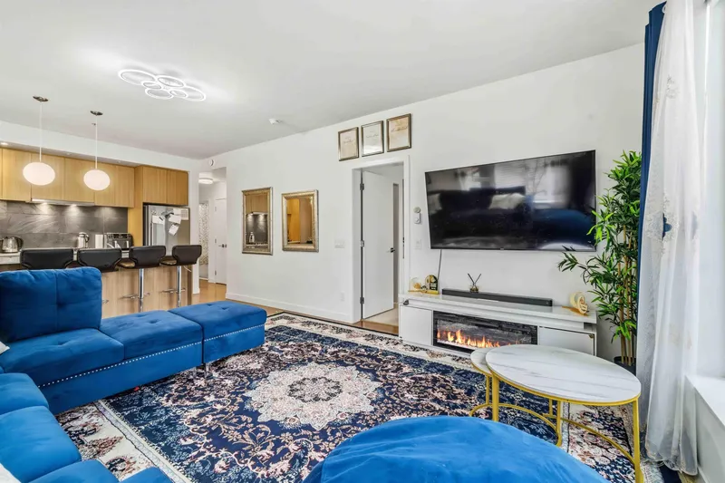 316 516 FOSTER AVENUE - photo 2 of 21