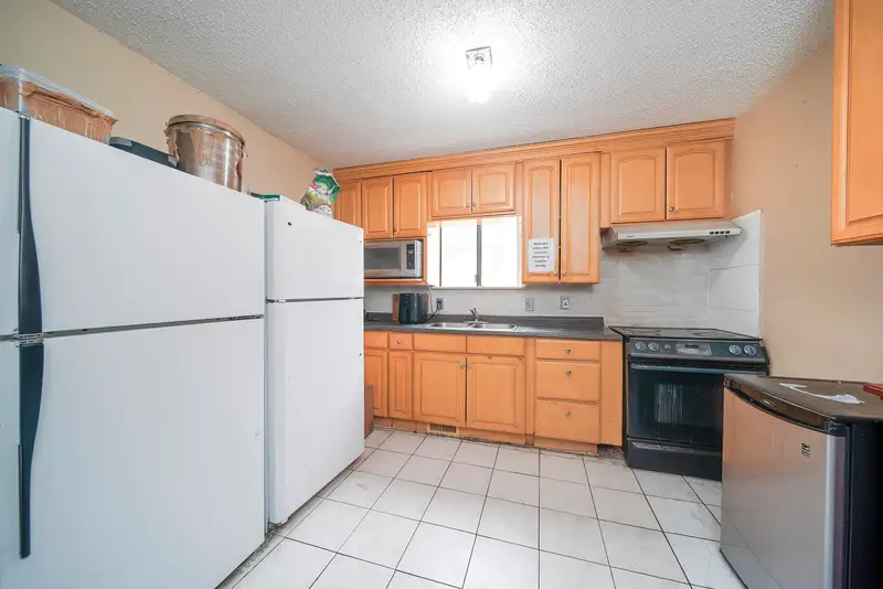 4940 KILLARNEY STREET - photo 2 of 25