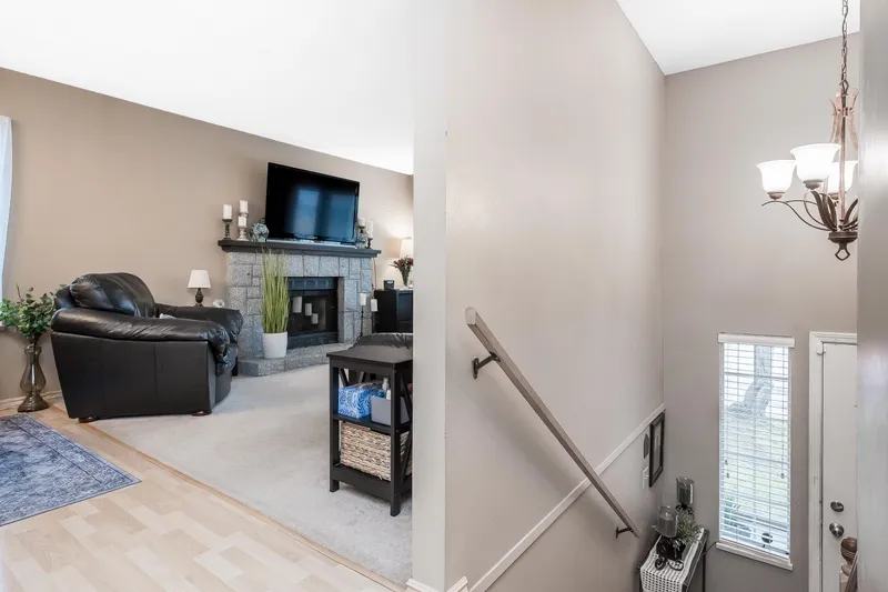 8062 138 STREET - photo 2 of 25