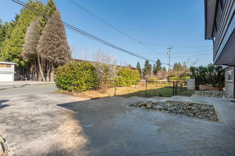 1790 WESTMINSTER AVENUE - photo 2 of 25