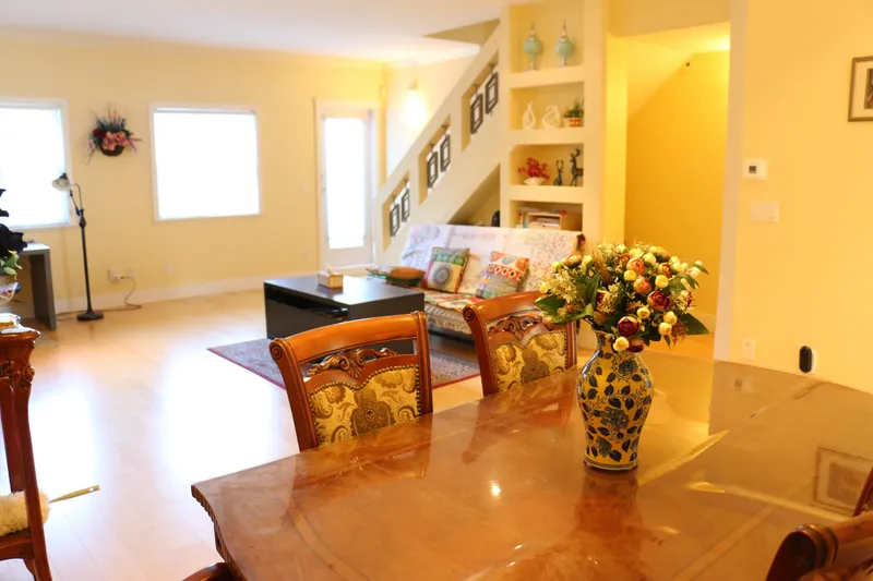 3 7833 ST. ALBANS ROAD - photo 3 of 25