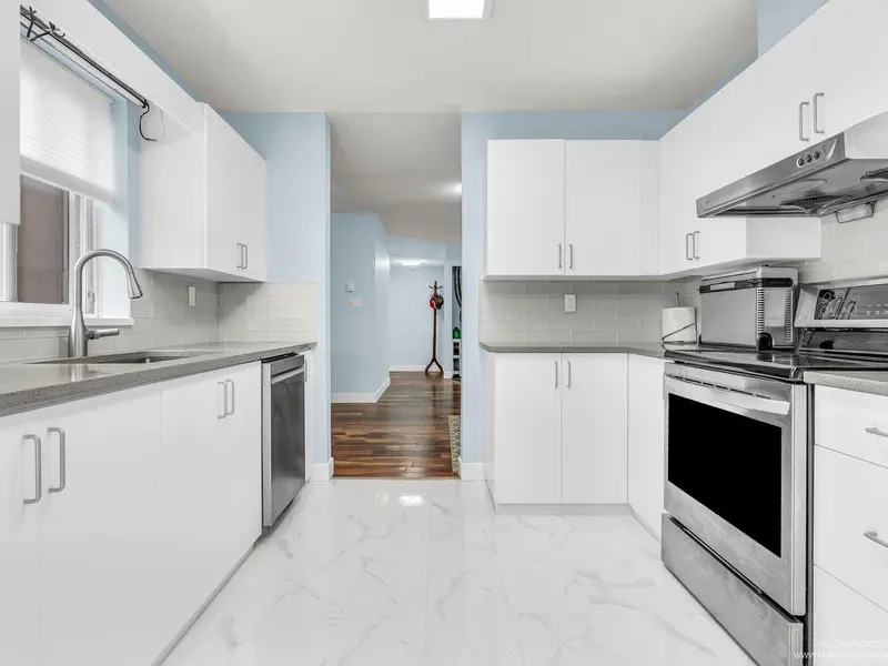 101 2285 PITT RIVER ROAD - photo 4 of 25