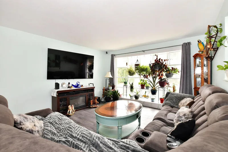 7822 CEDAR STREET - photo 4 of 25