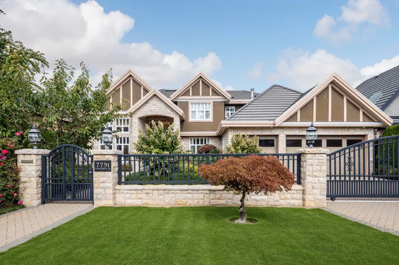 7791 SUNNYMEDE CRESCENT - photo 1 of 25