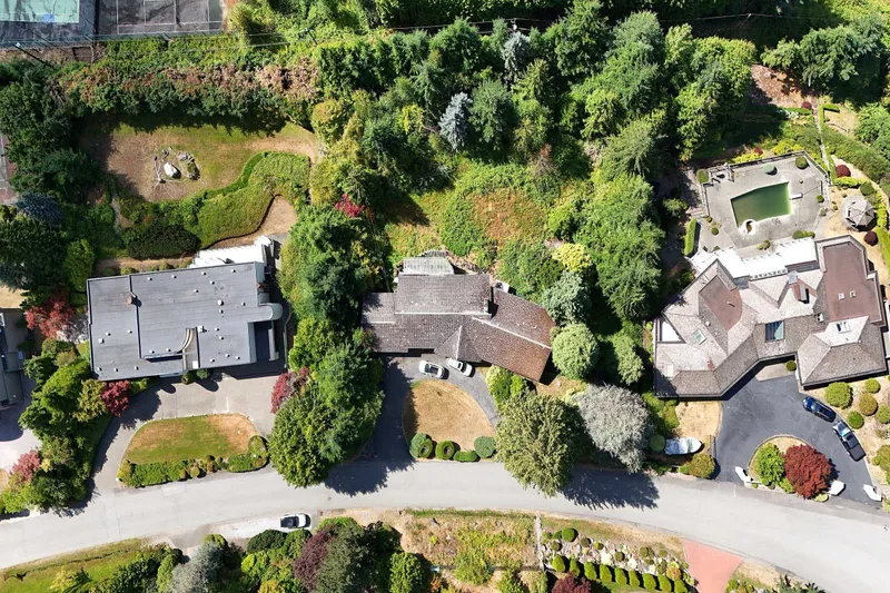 1084 GROVELAND ROAD - photo 3 of 16