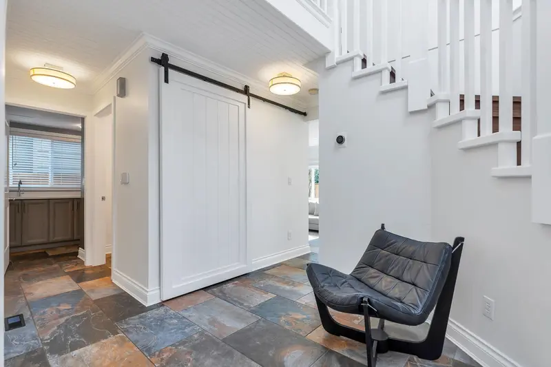 13960 COLDICUTT AVENUE - photo 4 of 25