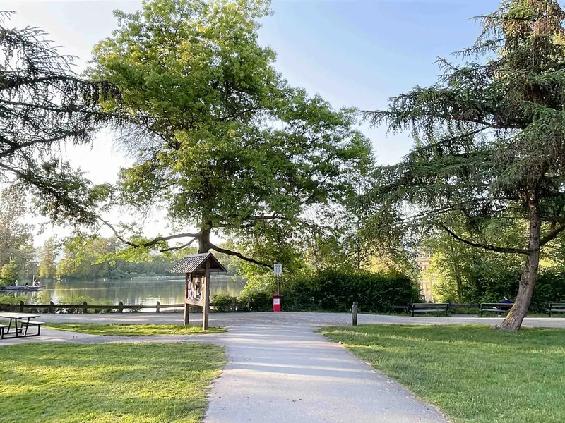 677 GATENSBURY STREET - photo 3 of 24