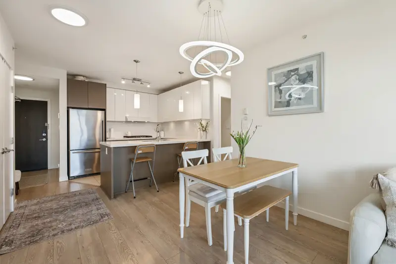 2601 3080 LINCOLN AVENUE - photo 4 of 25