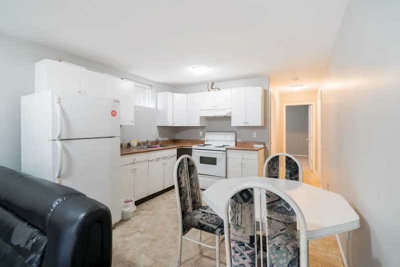 12560 64 AVENUE - photo 3 of 25