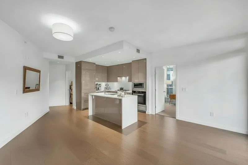 107 5189 CAMBIE STREET - photo 2 of 25