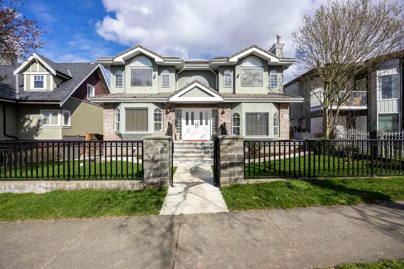 3259 E 46TH AVENUE - photo 1 of 25