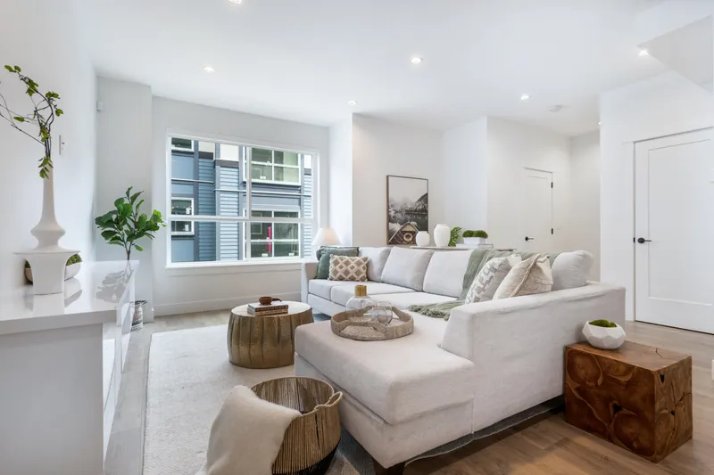 33 6162 138 STREET - photo 4 of 25