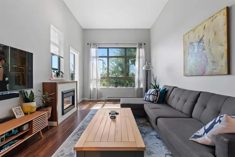 421 15918 26 AVENUE - photo 2 of 17