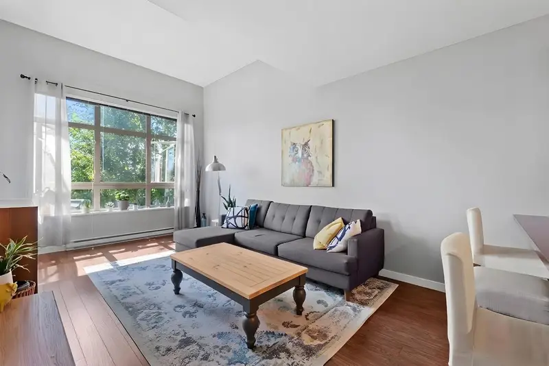 421 15918 26 AVENUE - photo 4 of 17