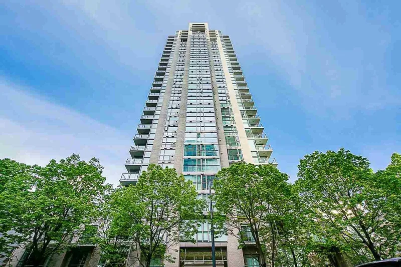 1203 928 RICHARDS STREET - photo 2 of 22