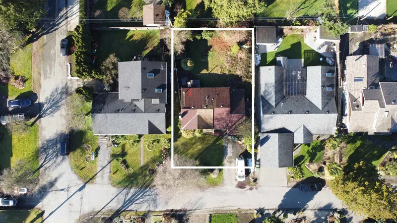 1319 COTTONWOOD CRESCENT - photo 1 of 8