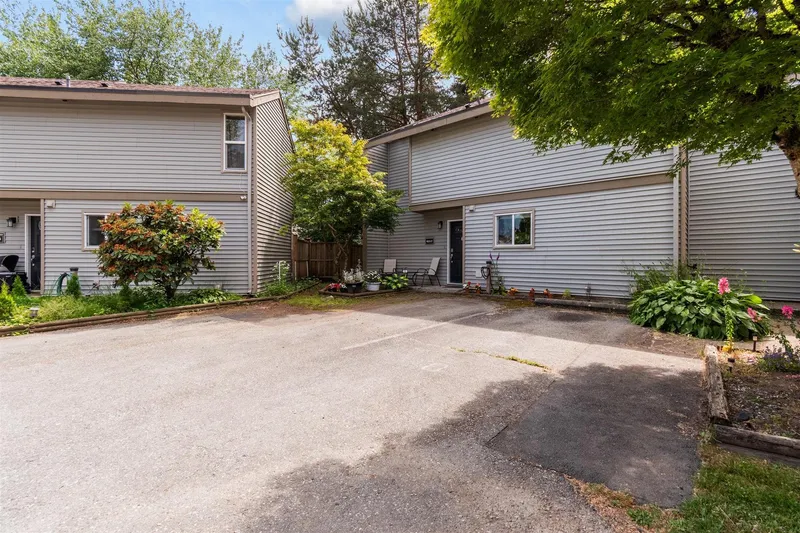 6217 E GREENSIDE DRIVE - photo 1 of 25