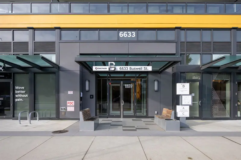 808 6633 BUSWELL STREET - photo 3 of 21