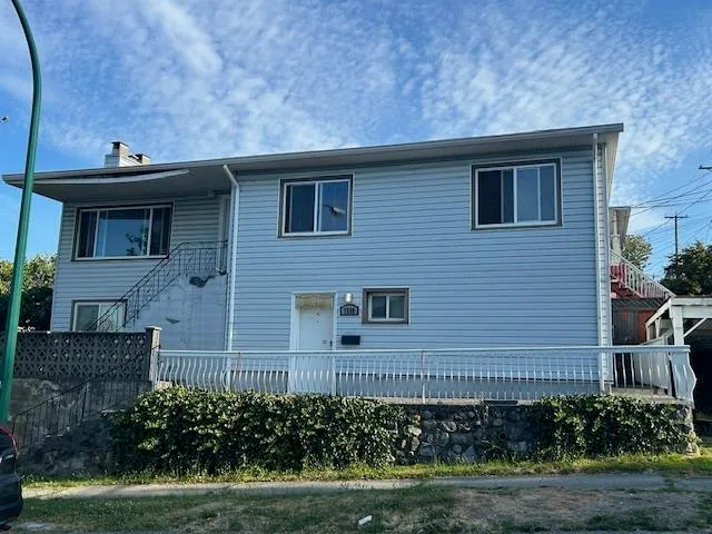 7590-7592 FRASER STREET - photo 1 of 25