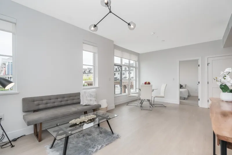 102 320 RIDGE STREET - photo 1 of 25