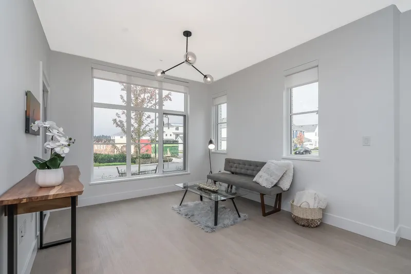 102 320 RIDGE STREET - photo 3 of 25