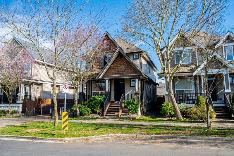 7350 194 STREET - photo 2 of 25