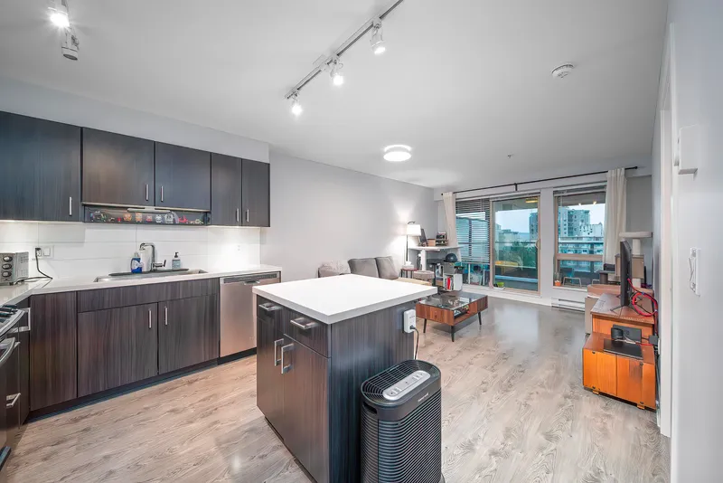 501 500 ROYAL AVENUE - photo 2 of 25