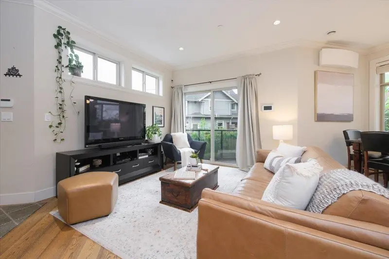 640 W 15TH STREET - photo 3 of 25