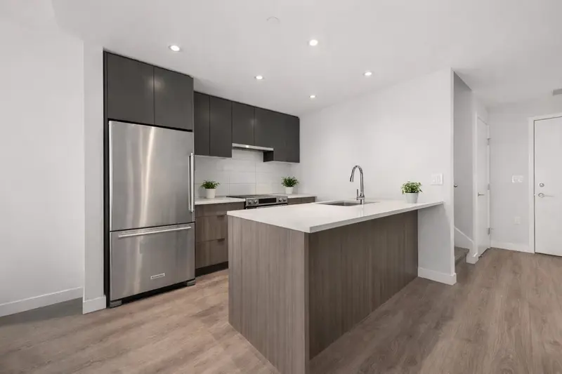 506 3430 E KENT AVENUE SOUTH - photo 3 of 17