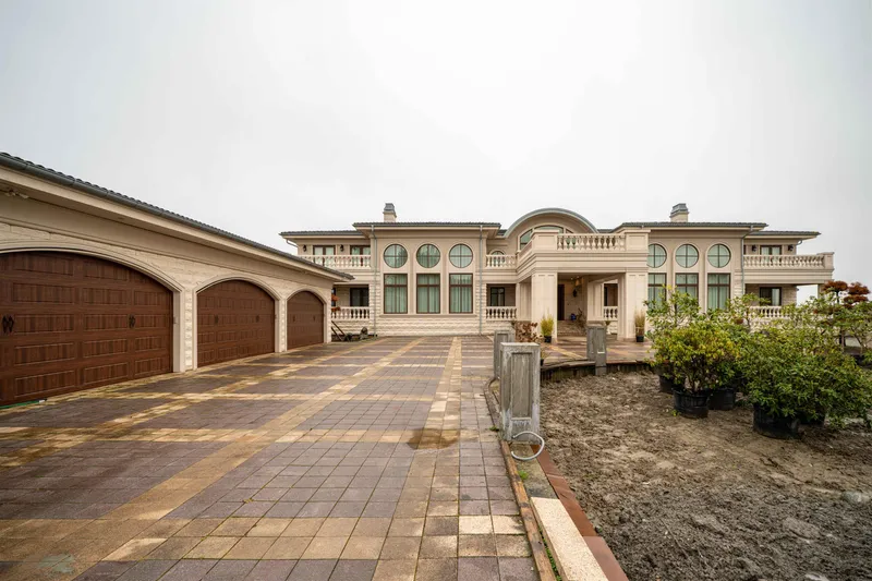 11400 NO. 2 ROAD - photo 3 of 25