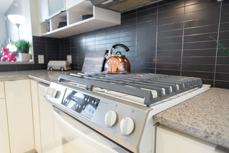 2106 939 EXPO BOULEVARD - photo 3 of 22