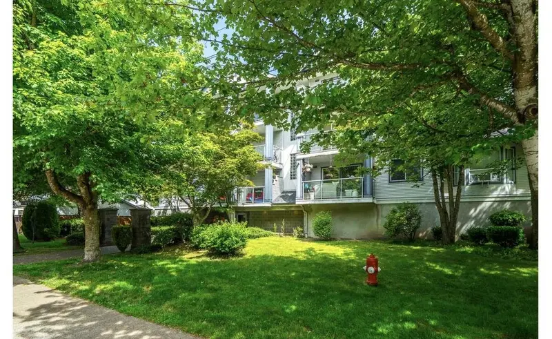 210 20177 54A AVENUE - photo 2 of 25