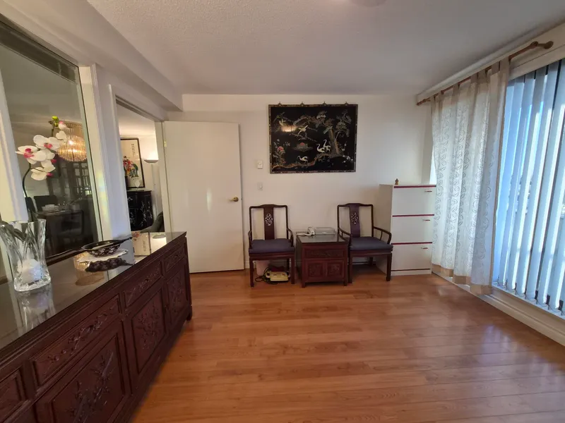 1506 6611 COONEY ROAD - photo 4 of 25