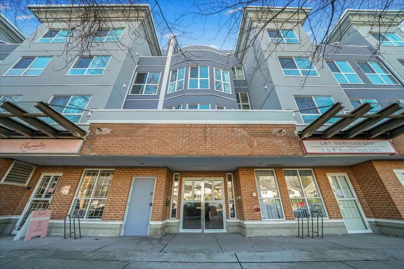 PH23 760 KINGSWAY - photo 1 of 25