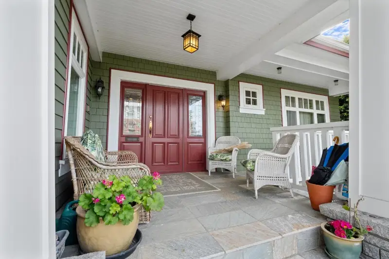 3574 EAST BOULEVARD - photo 4 of 25