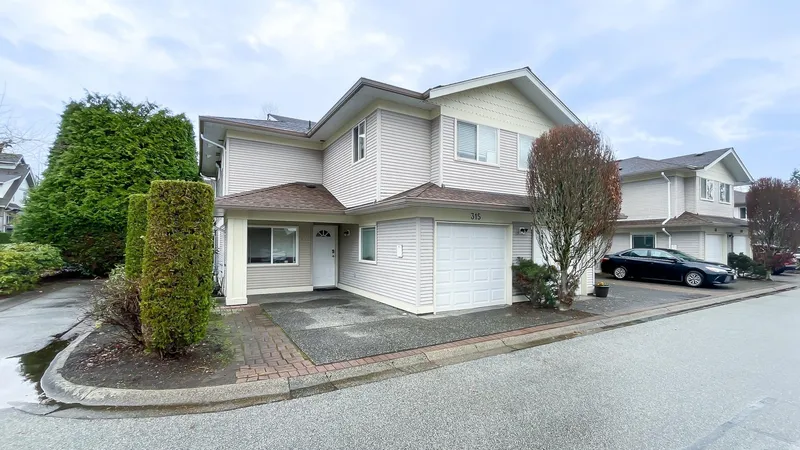 315 16233 82 AVENUE - photo 2 of 25