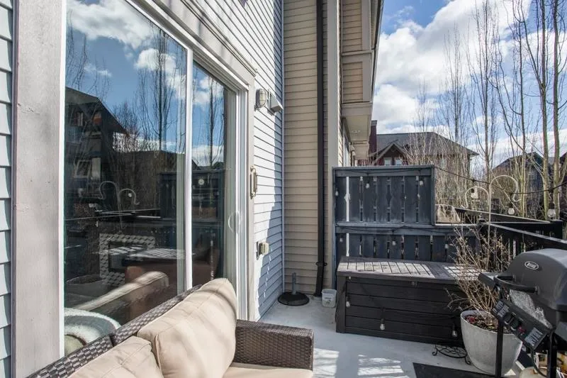 65 6450 187 STREET - photo 3 of 25