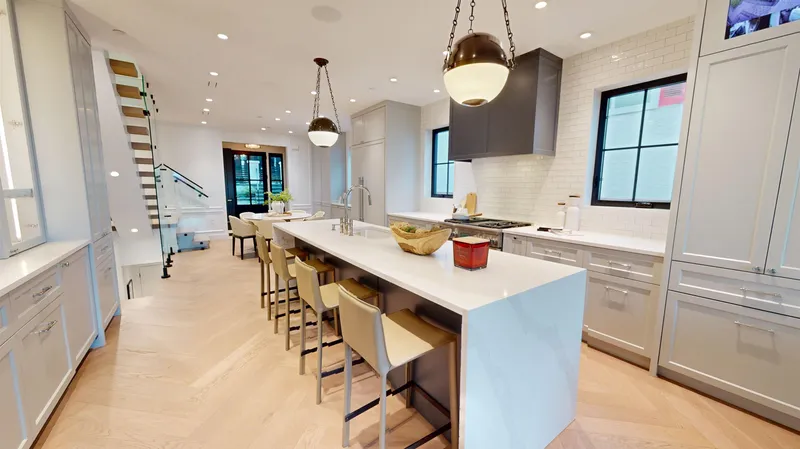 2171 VANNESS AVENUE - photo 4 of 25