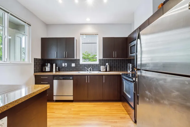 32 6575 192 STREET - photo 4 of 25