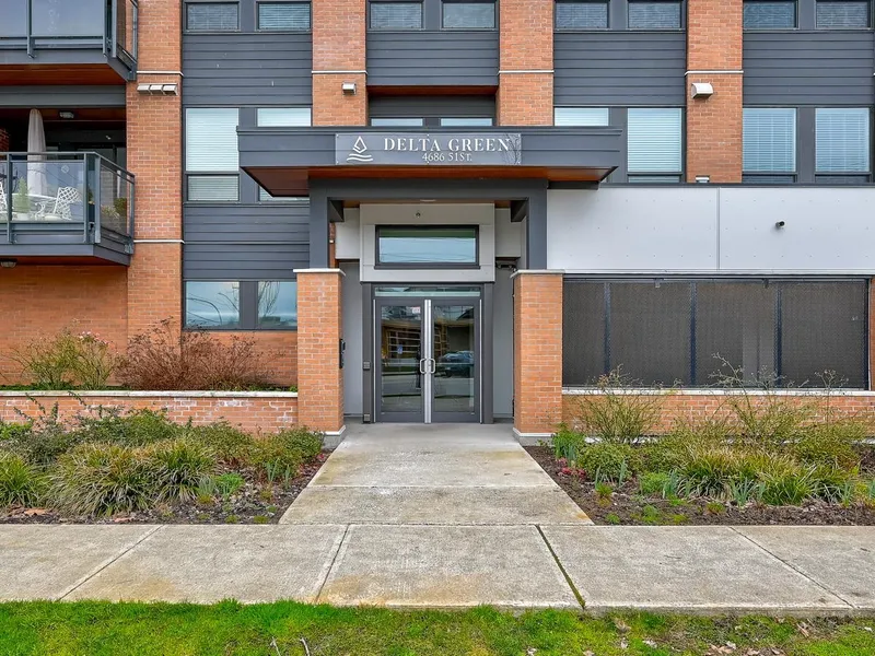 107 4686 51 STREET - photo 2 of 25