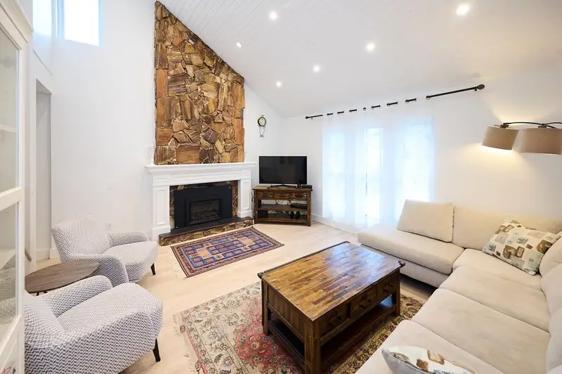 3256 DUNKIRK AVENUE - photo 2 of 25