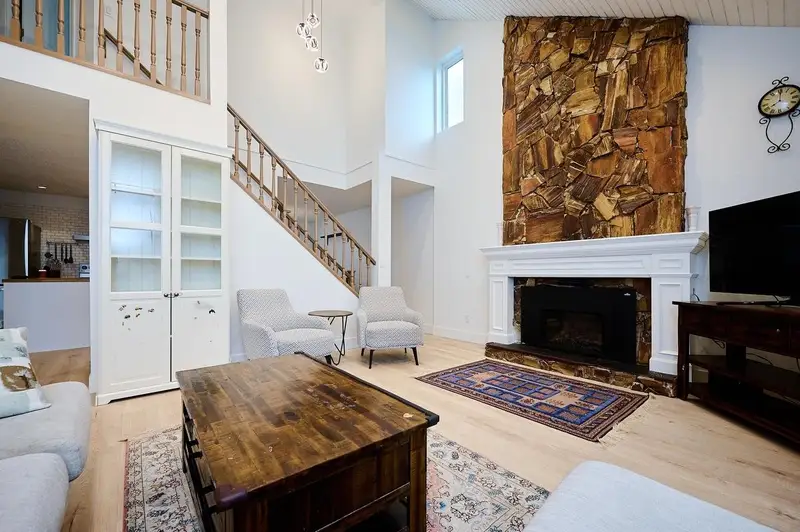 3256 DUNKIRK AVENUE - photo 3 of 25