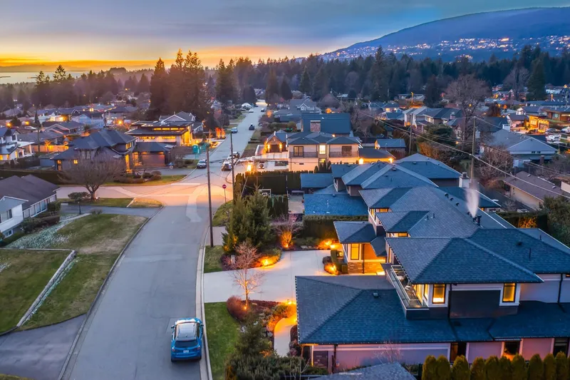 4090 SUNNYCREST DRIVE - photo 4 of 25