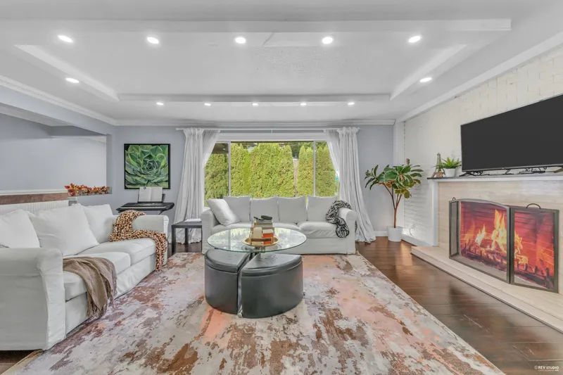 4380 WOODCREST ROAD - photo 4 of 25