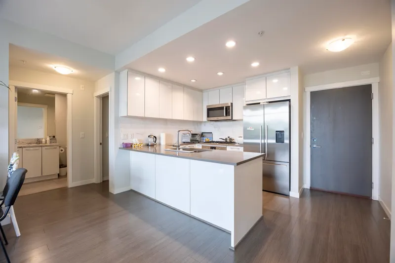 406 3263 PIERVIEW CRESCENT - photo 3 of 22