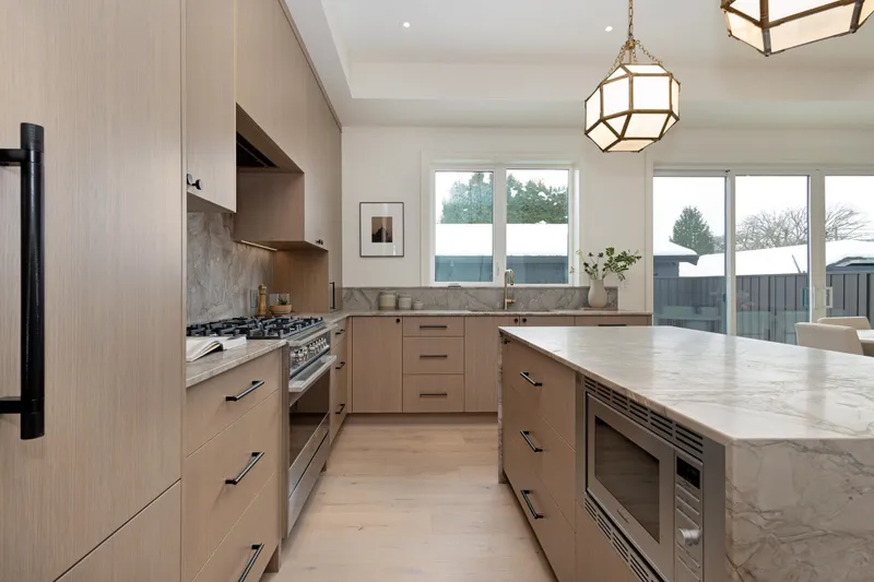 2382 E 5TH AVENUE - photo 4 of 25