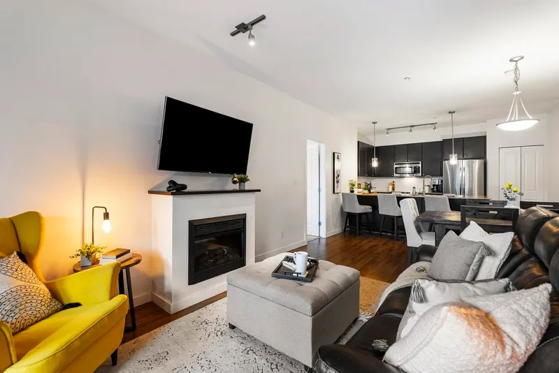 312 245 ROSS DRIVE - photo 4 of 25