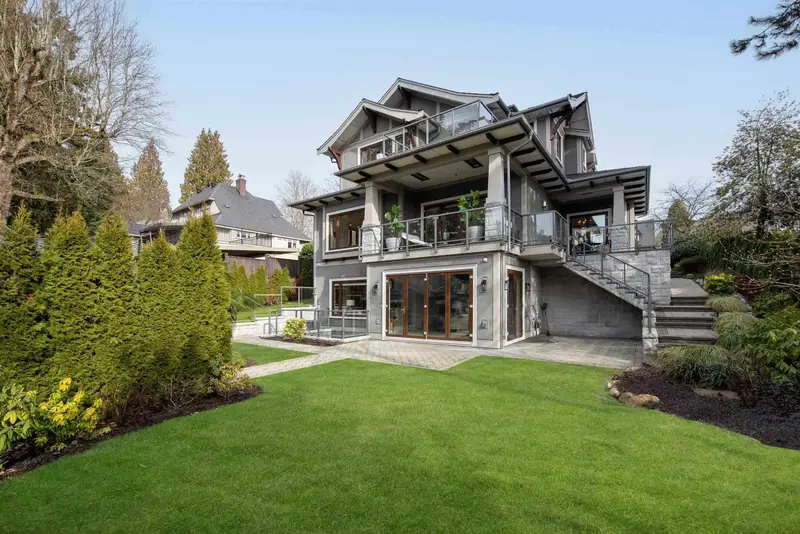 5637 LABURNUM STREET - photo 2 of 25