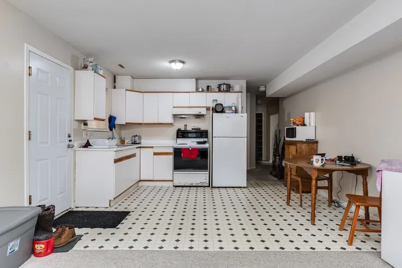 3156 JERVIS STREET - photo 2 of 10