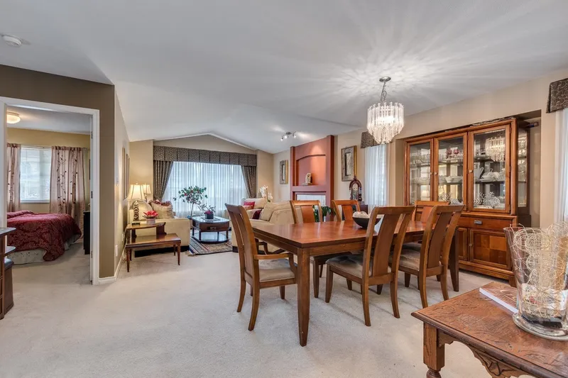 3156 JERVIS STREET - photo 4 of 10